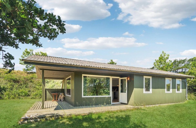3 bedroom nice home in Knebel