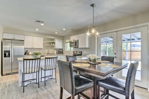 3 Mi to ASU Home with Pool and Grill in Tempe!