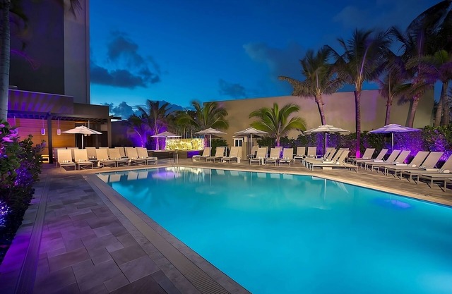 3 Pet-friendly Rooms Close to Historic Stranahan House Museum! Pool!