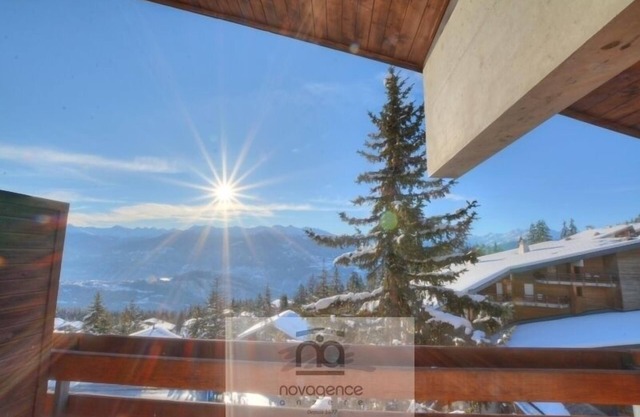 3-room flat (max 5 pers.) with 2 bedrooms, in the centre of the village with view on the Valaisan Al
