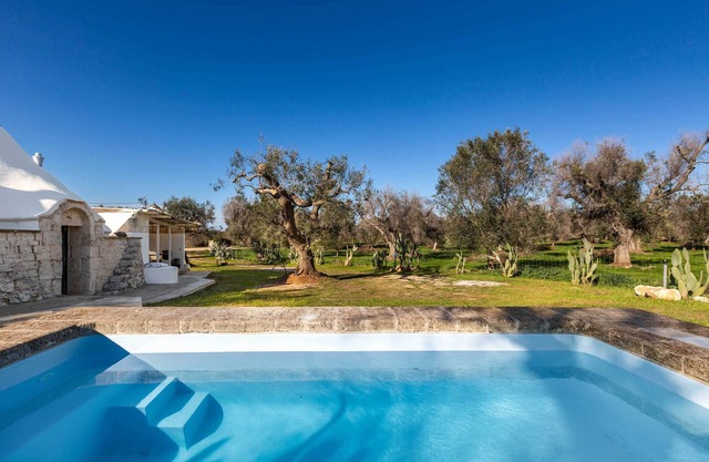 3745 Trullo Puspo by BarbarHouse
