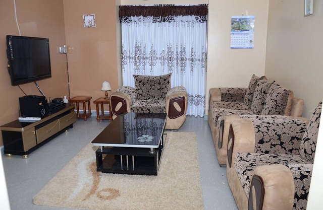 3BD FULLY FURNISHED APARTMENT NEAR AIRPORT