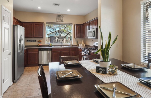3bd - Seasonal Stays-Country Club - Peaceful & Private Yard