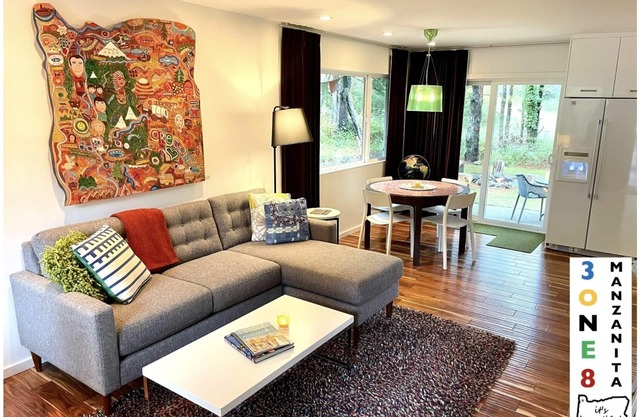 3ONE8 Manzanita ~ new, modern remodel w/private back yard