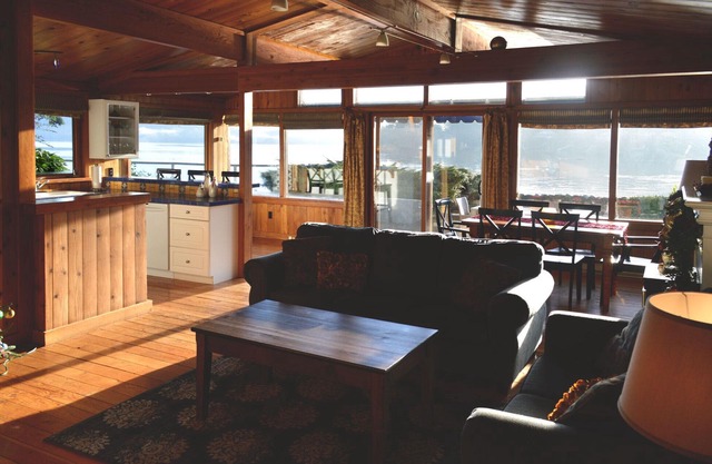 4 bedroom 2 bathroom Beach House