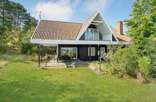 4 bedroom nice home in Knebel