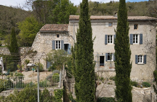 4-star gîte with swimming pool in the Cévennes.