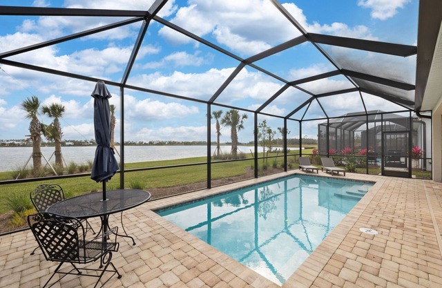 42098 Edgewater Babcock Home