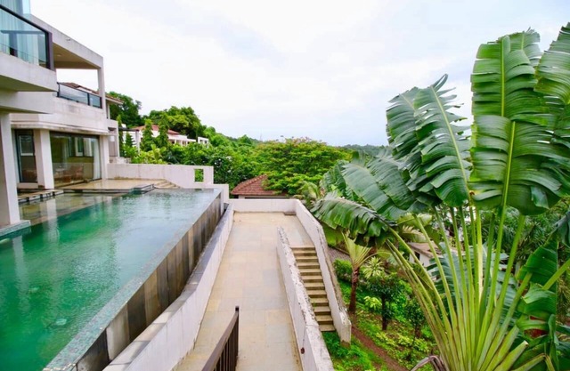 5 Bed Luxury Infinity Pool Villa With Jacuzzi