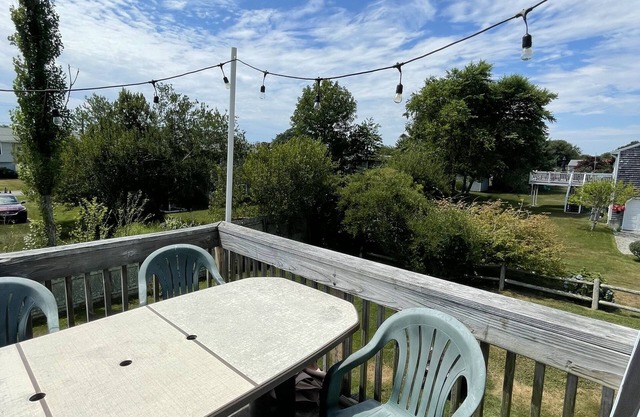 5 bedroom, 2 bathroom colonial located just minutes away from Scarborough Beach.