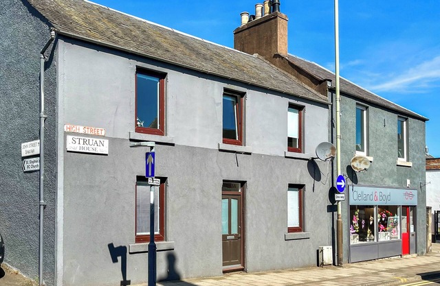 5 bedroom accommodation in Blairgowrie