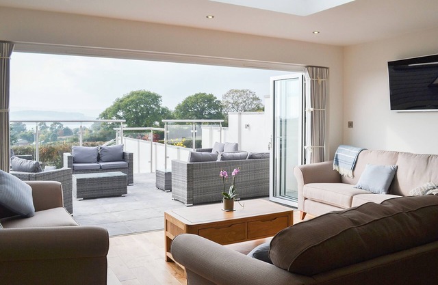 5 bedroom accommodation in Exmouth