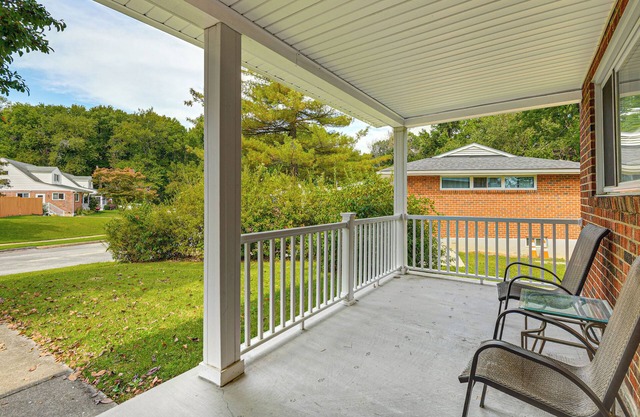 5 Mi to Downtown Baltimore: Quiet Home w/Porch