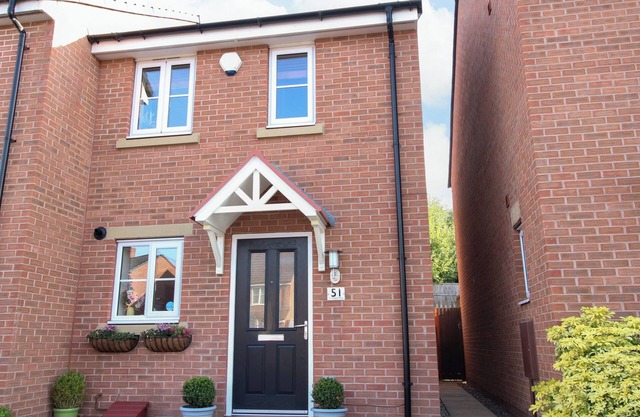 51 ST. GEORGES AVENUE, pet friendly, with a garden in Telford