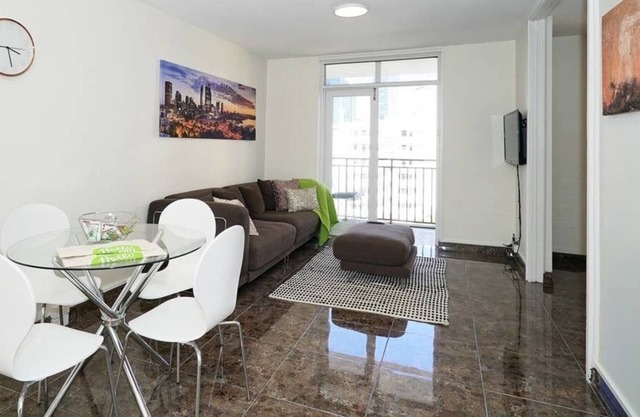 55 Next to Kings Park & the City sleeps 2