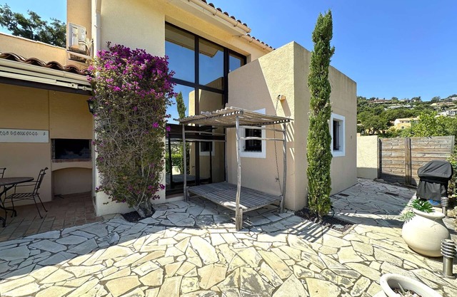 6-person house with shared pool in a private estate – La Londe-les-Maures