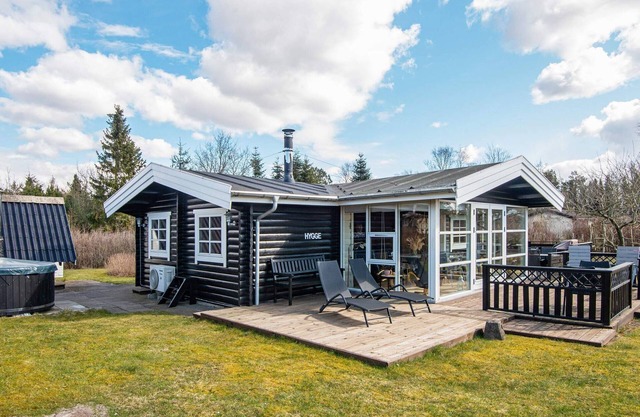 6 person holiday home in Farsø-By Traum