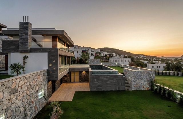 7 Deluxe - Seductive Style and Serenity