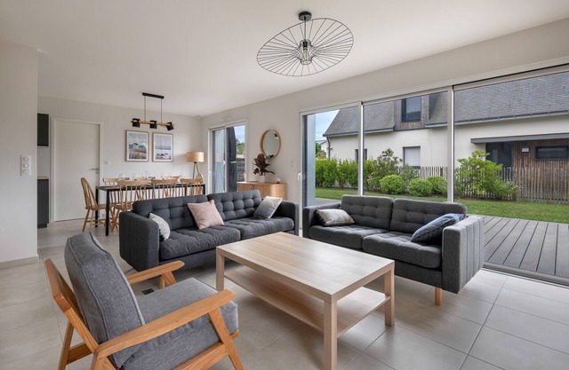 700m from the harbour, modern house for 7