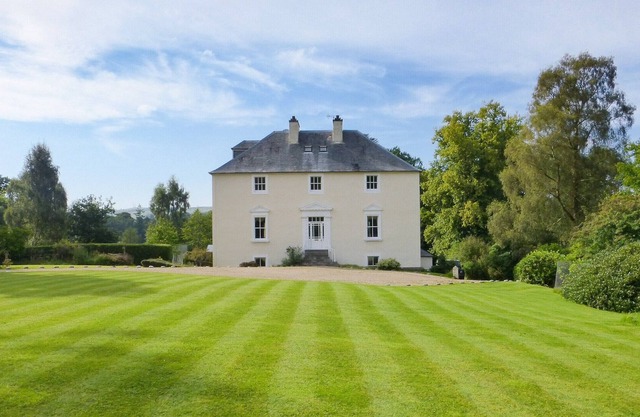 8 bedroom accommodation in Minishant, near Ayr