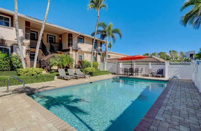 A-1 - Waterfront Condo Near Naples Bay & Beaches