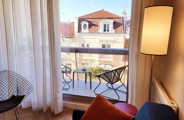A 350 m des Thermes, Appartement Refait à Neuf au Calme. Idéal Curistes