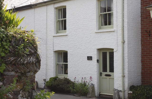 A Delightful 19th Century Beamed Cottage In Trevone Bay, 3 Mins From The Beach