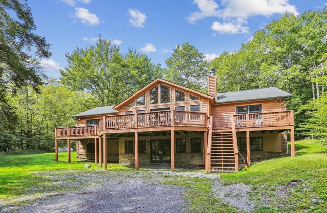 A Rare Mountaintop Retreat That Truly Has It All
