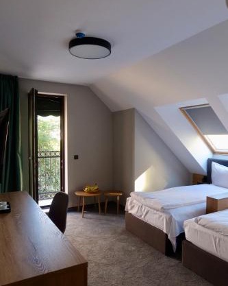 Acacia Hotel