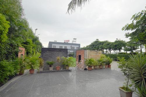 Aceotel Resort 7th Cloud, Indore