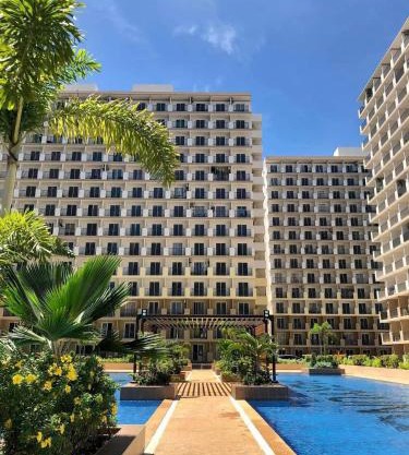 Affordable Staycation near Airport and beach