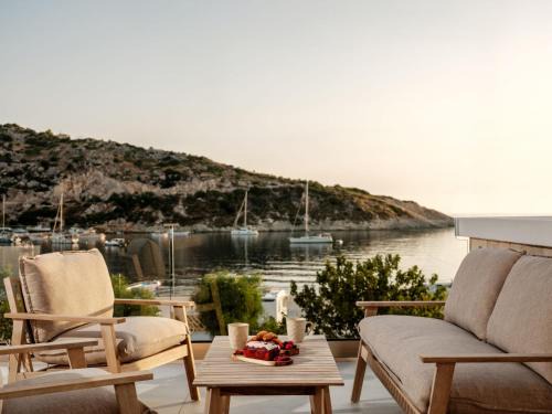 Alýria Sea Side Suites
