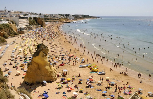 Albufeira 2 Bedroom Apartment 5 min From Falesia Beach and Close to Center! B