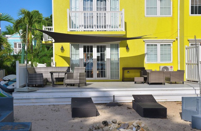 All Inclusive Negril Beachfront Family Villa located in a gated country club