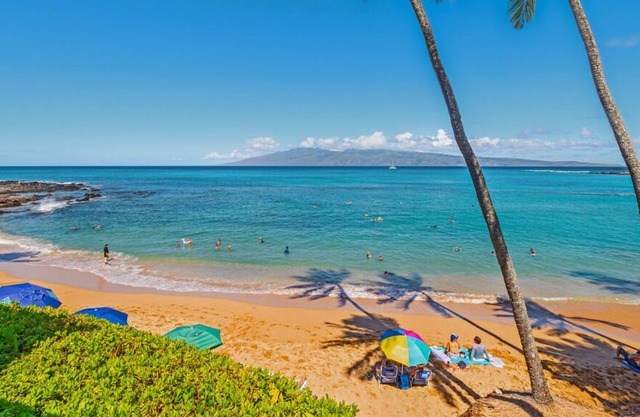 Aloha Condos, Napili Bay Resort, Condo 203, Beachfront