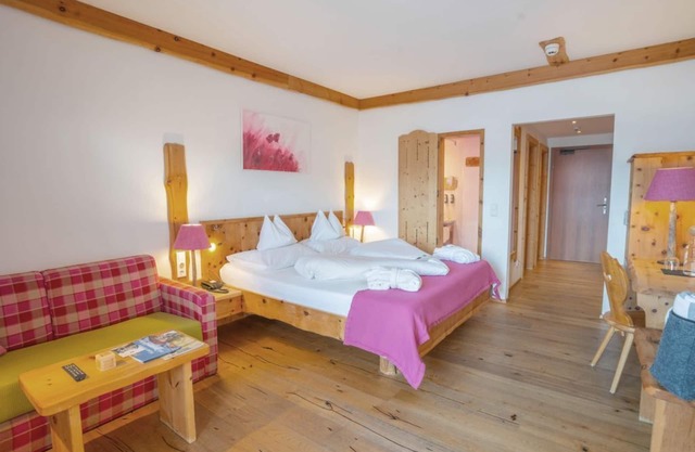 "Alpenrose Superior" - double room with shower, WC (4-6 nights) - Nature and wellness hotel