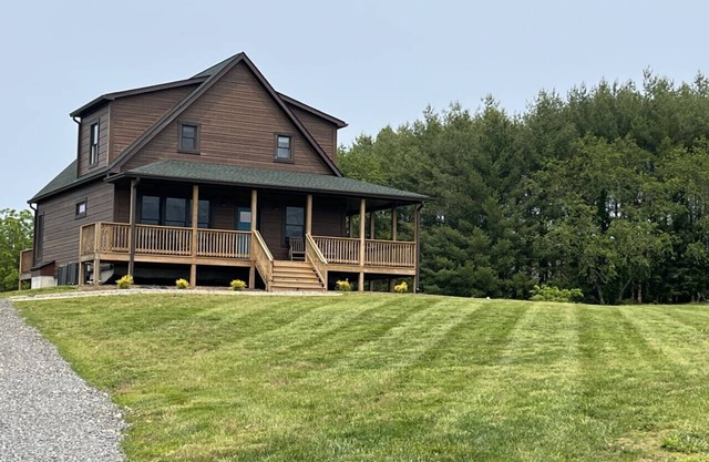 Alum Ridge Retreat by BMG