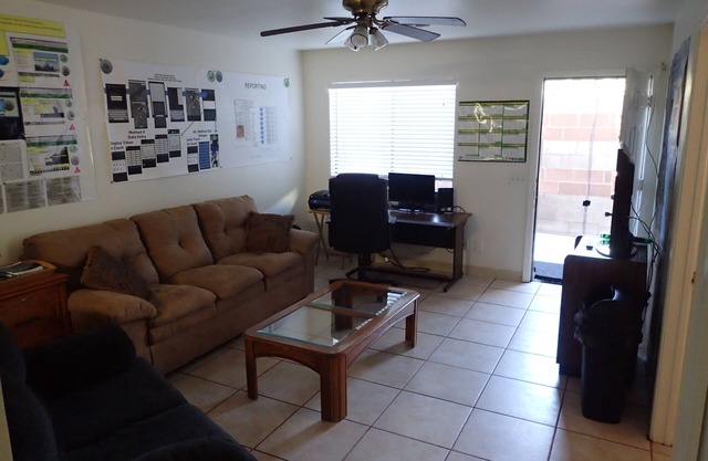 Amazing 2Bd2BA, huge apt, private and safe, Rillito River Park walking distance.
