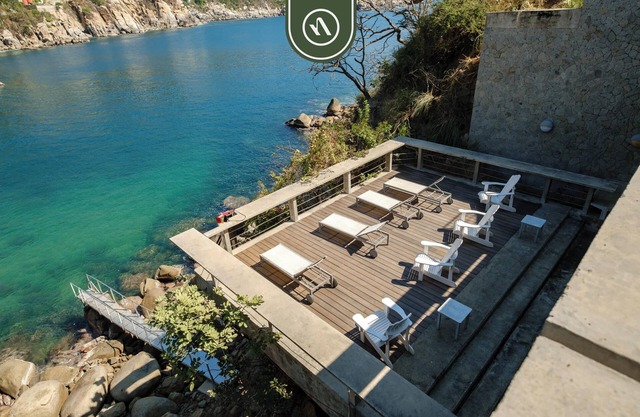 Amazing 3 BR Penthouse with Beachclub