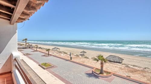 Amazing Beach Front! Paradise Villas 20 by Kivoya