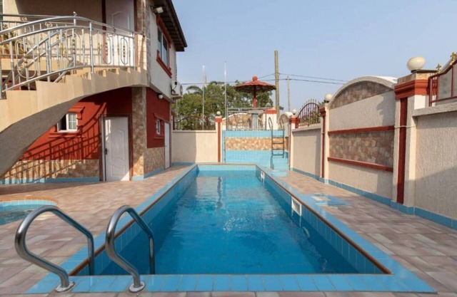 Amazing Grace Hotel & Suites