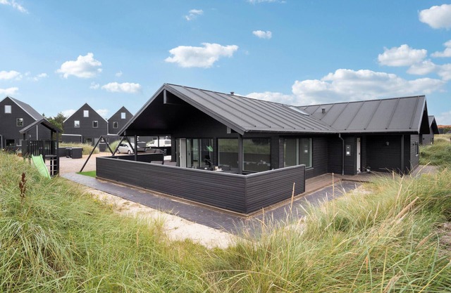 Amazing home in Blåvand with kitchen