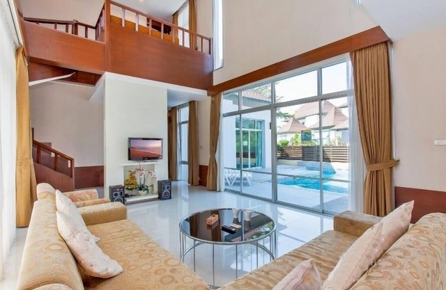 AnB Pool Villa 3BR Glass House in Pattaya