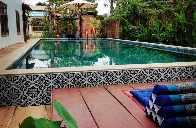 ANGKOR DINO B&B, PRIVATE 8 BEDROOM POOL VILLA NEAR ANGKOR PARK