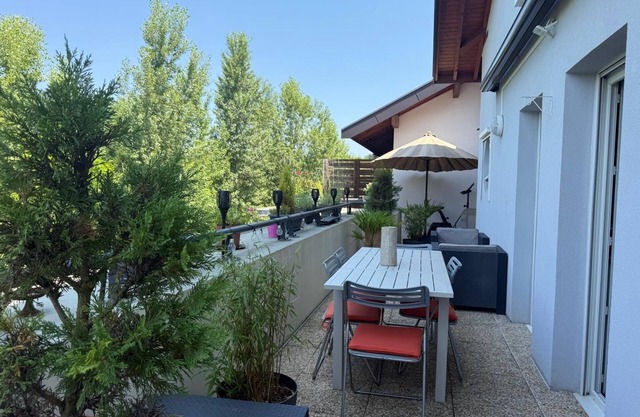 Annecy Spacious 4-bedroom duplex, terraces and parking. Ideal for families
