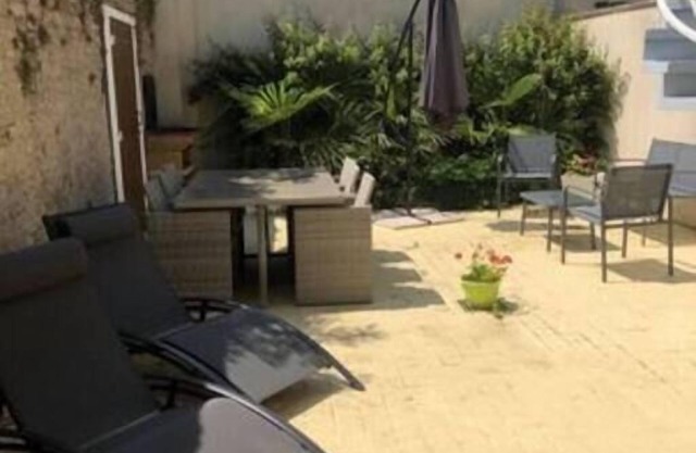 Anselme, Duplex Avec Cour Commune ²proche mer