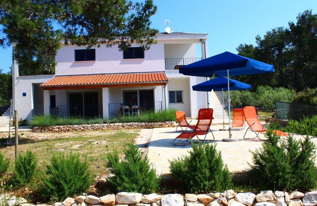 Apartment in Veli Rat near Beaches