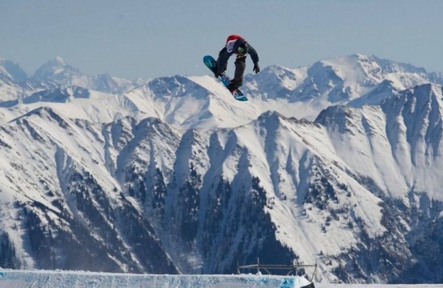 Apartment close to the ski slopes (Prada Laax)