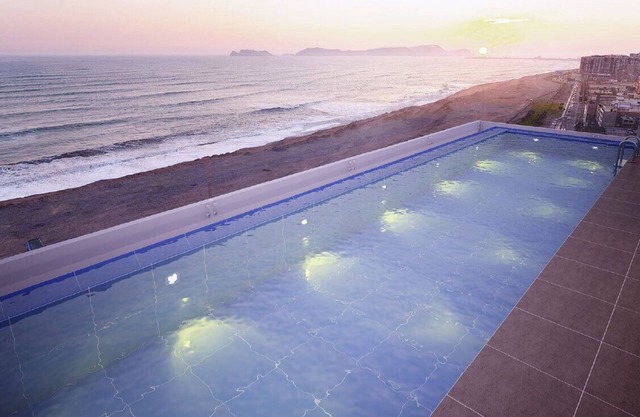 Apartment facing the sea