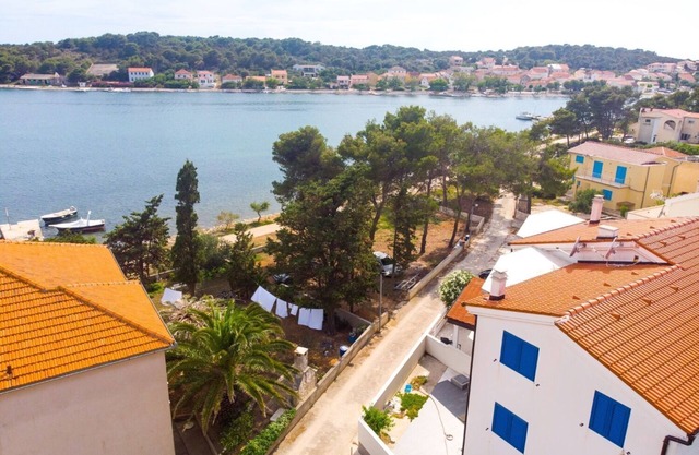 Apartment Goran (10939-A1) - Veli Rat (Dugi otok)